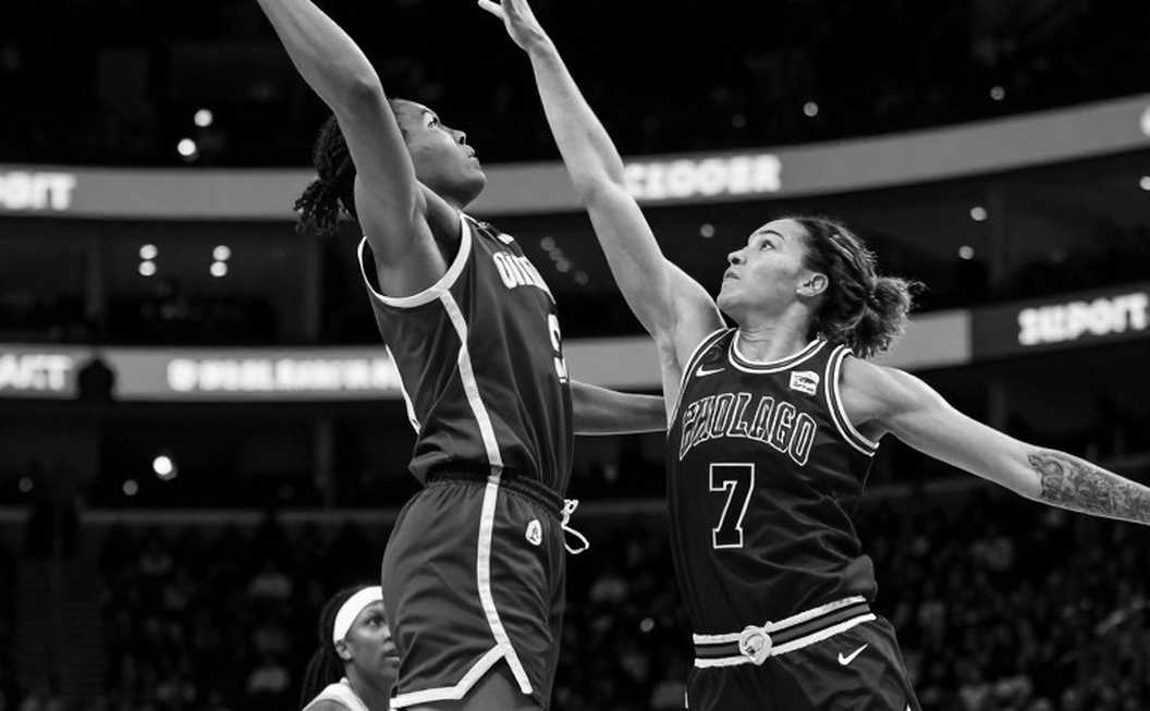 Khoảng trống 2.13 mét: Baskonia bước vào tuần then chốt mà không có Alex Len