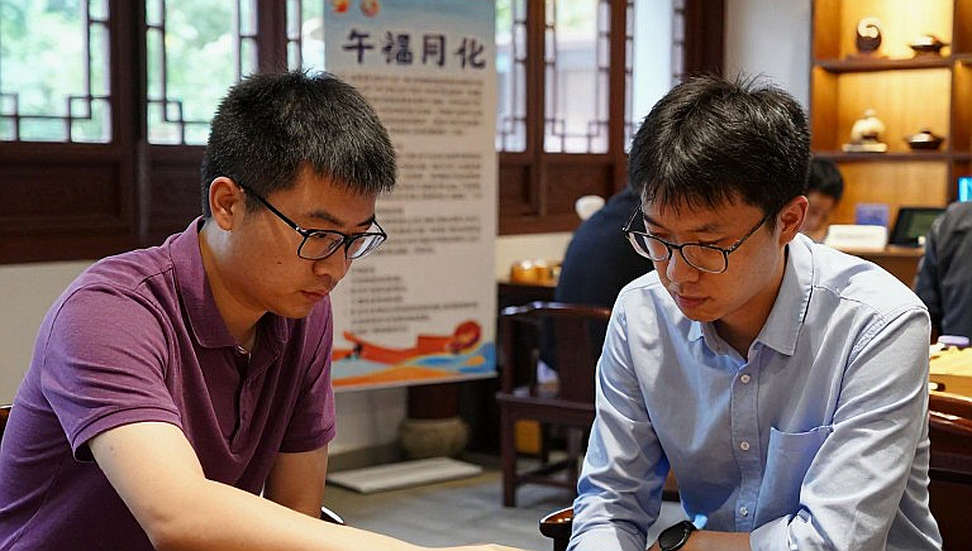 Praha 2026 và 27 ván cờ ngắn: Khi ChessBase Magazine 225 mở lại cánh cửa chiều sâu