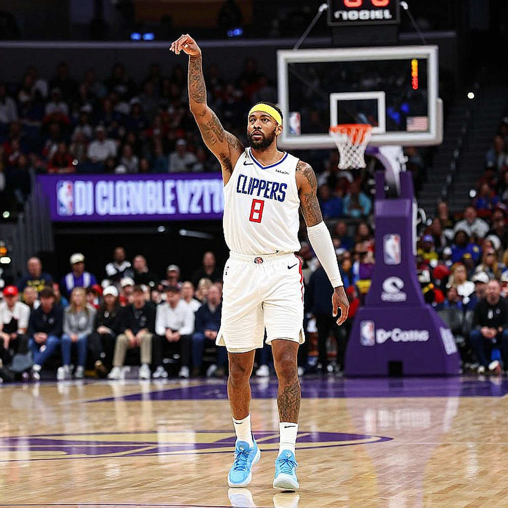 NBA giấu bóng khắp Indianapolis để phát vé chung kết Emirates NBA Cup 2026