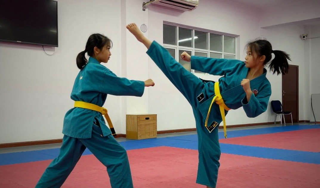 Allen siết cổ Duncan ở đêm chính UFC: chiến thắng đẹp hơn chính màn trình diễn