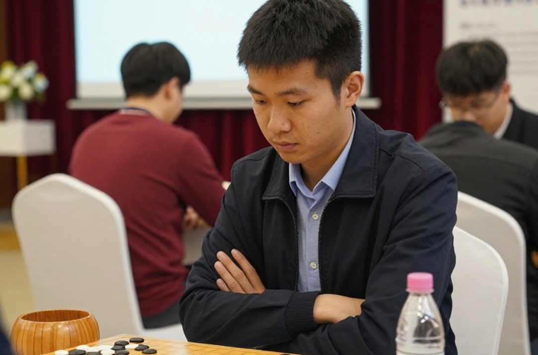 Cậu bé 15 tuổi Thổ Nhĩ Kỳ Yagiz Kaan Erdogmus phá kỷ lục trẻ nhất thế giới cờ vua: Rating 2716 Elo và tham vọng 2900